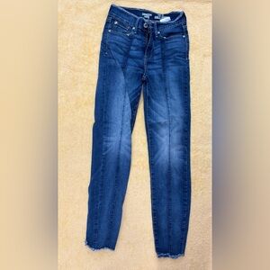 NWOT. Denizen Dark Blue High Rise Ankle Jegging Cropped Jeans size 1/25